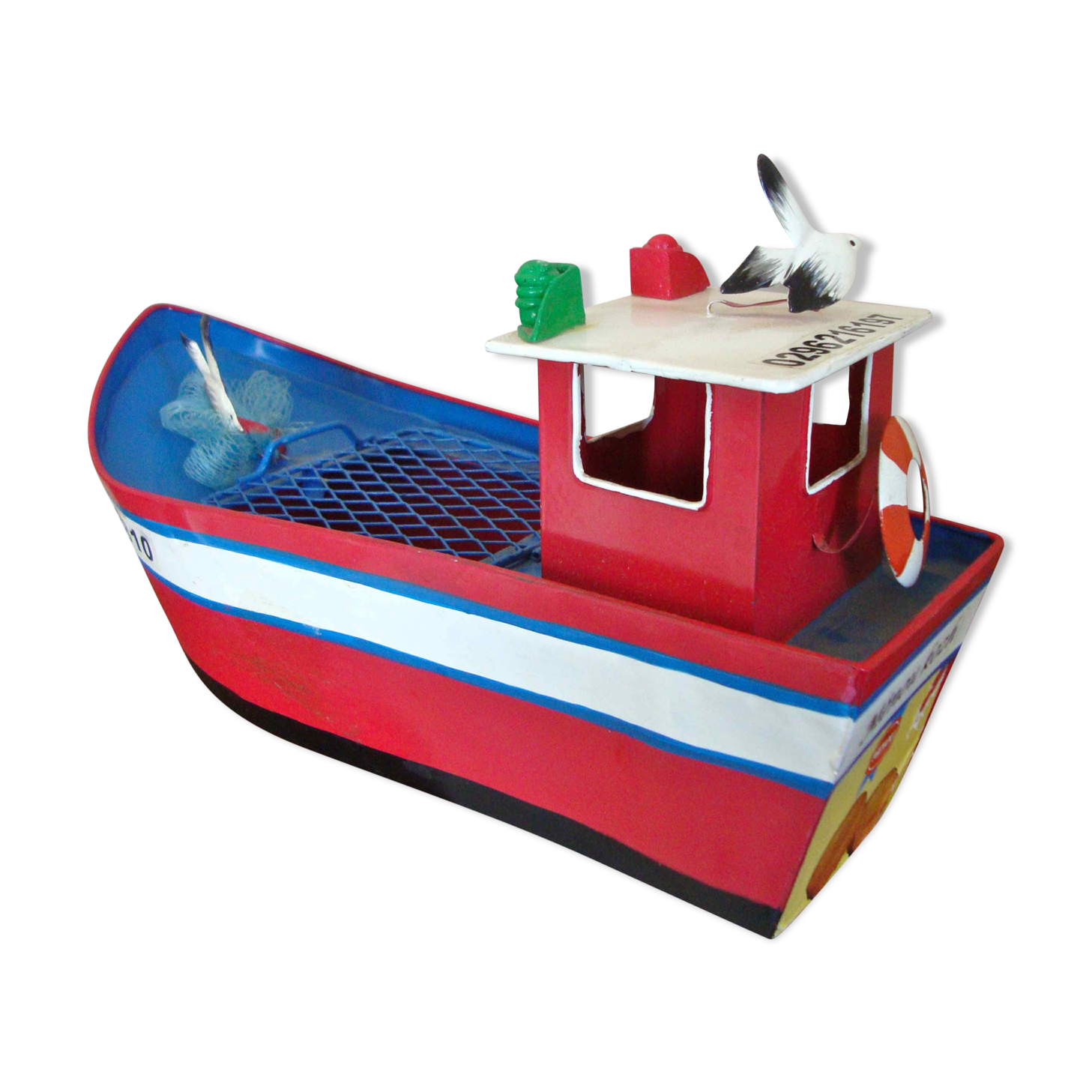 Bâteau de pêche breton en tôle peinte