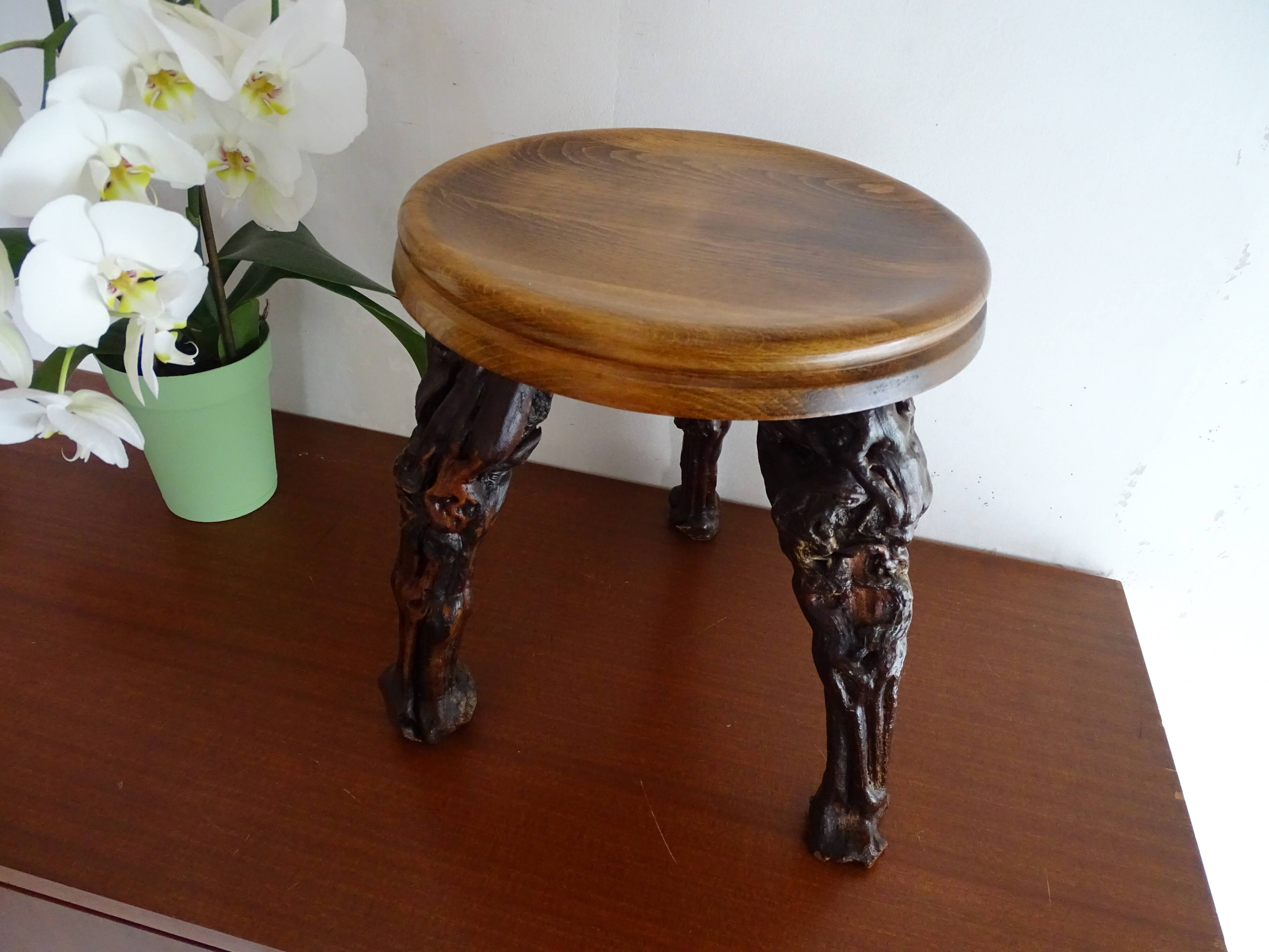 Tripod stool cep wood