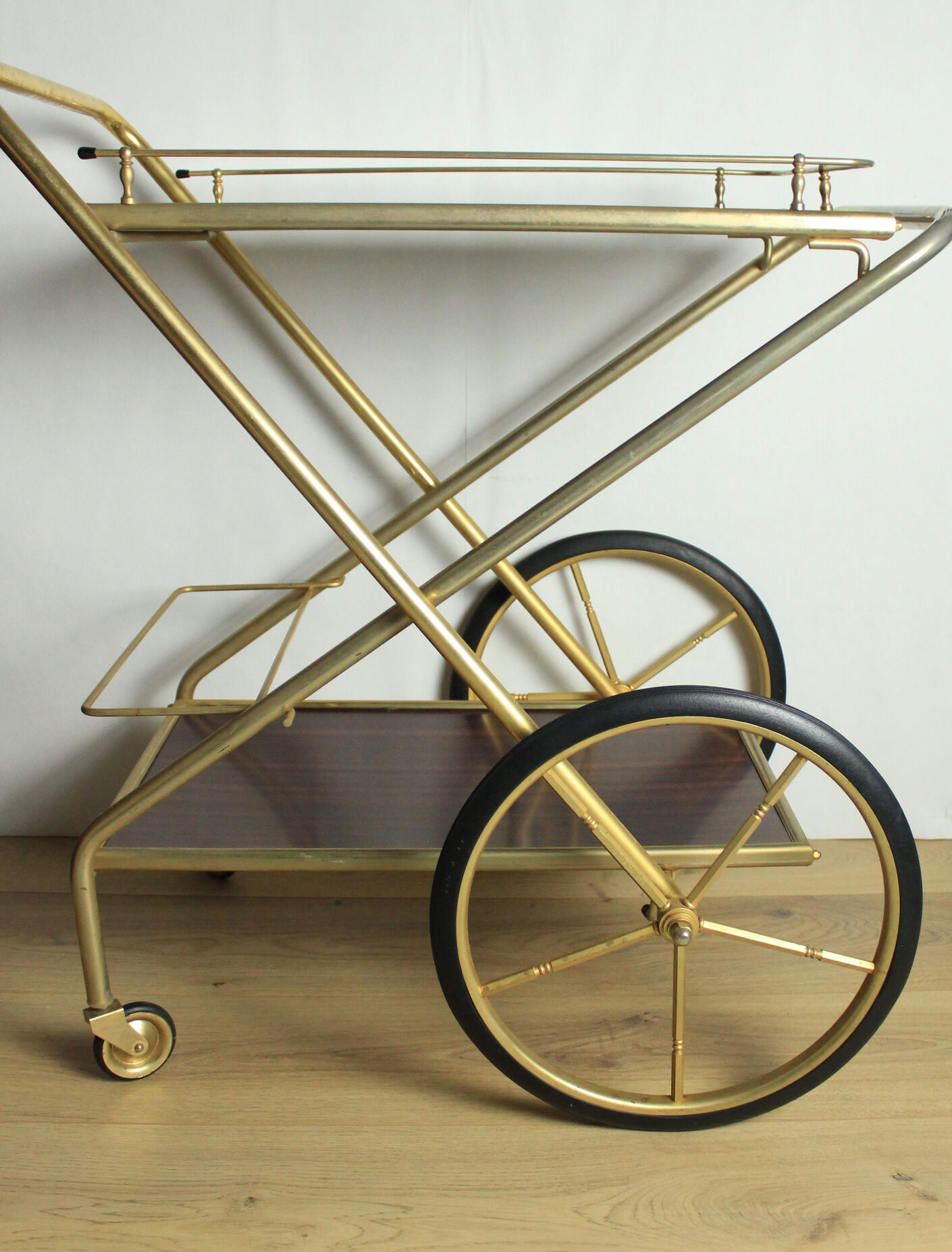 Foldable vintage bar trolley