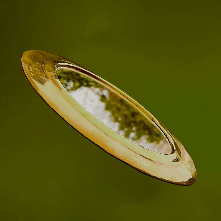 Vintage round brass wall mirror, handmade, diameter 26 cm.