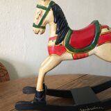 Cheval à bascule en bois