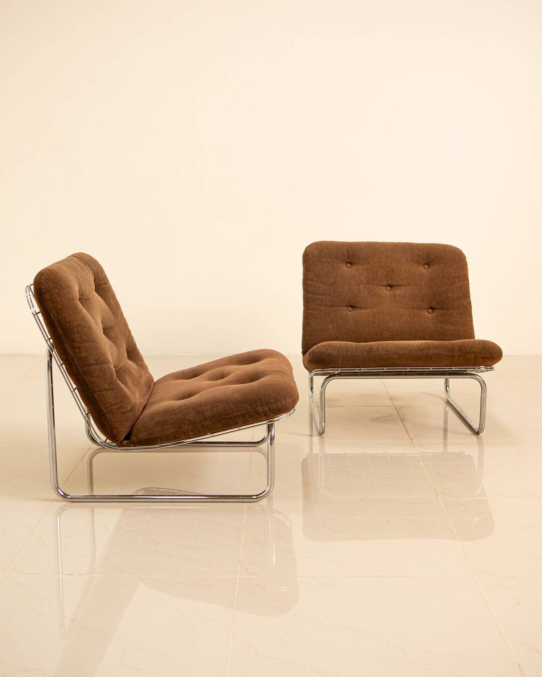 Pair of brown "666" low chairs by Kho Liang for Artifort 70's