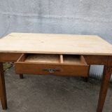 Farm table