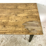 Varnished farmhouse table and blackened wood