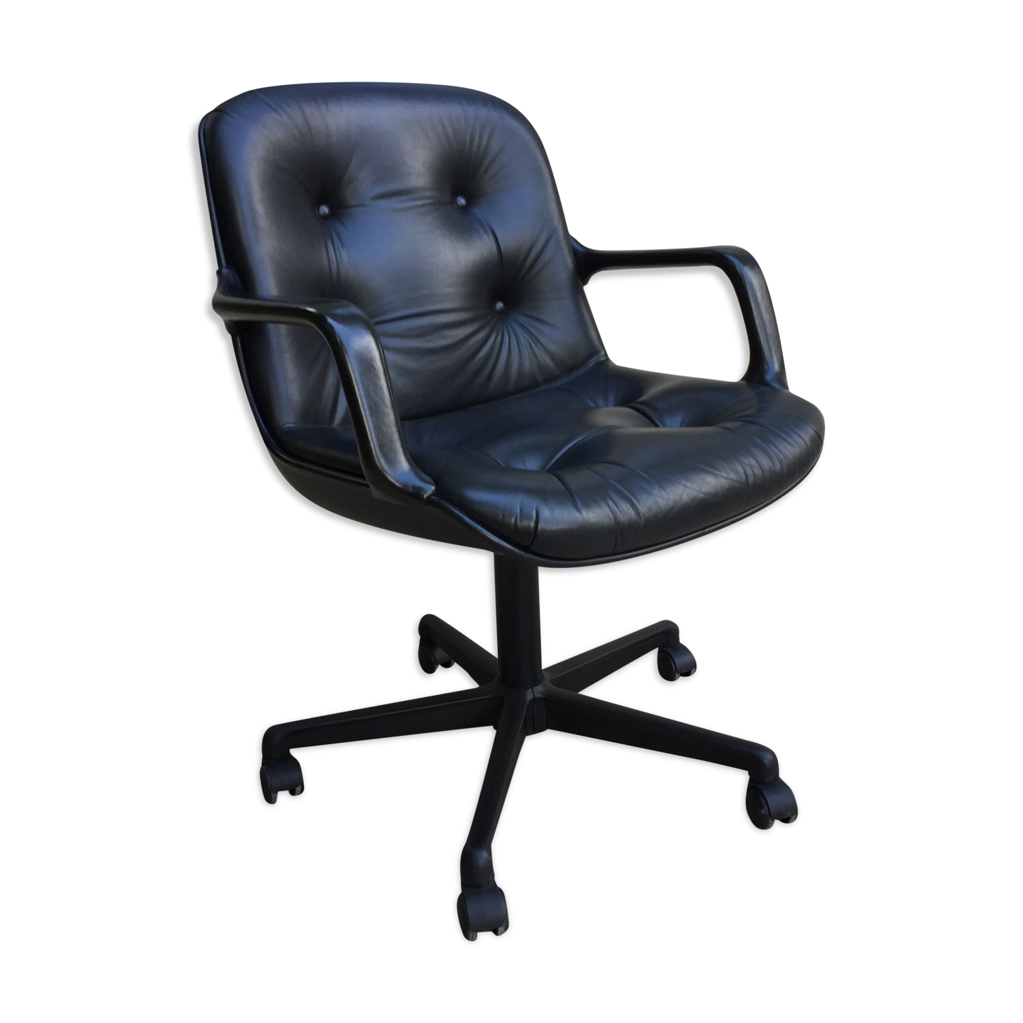 Comforto leather armchair by Mobilier international