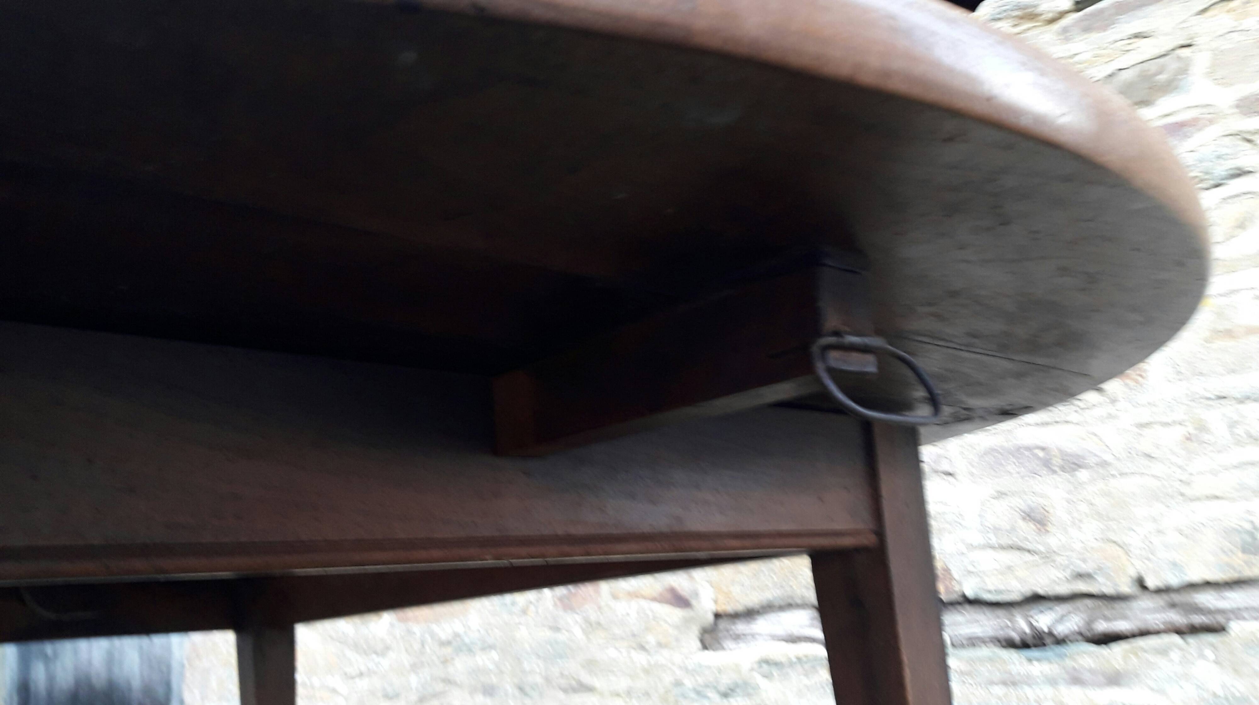 Oval fruit wood farm table