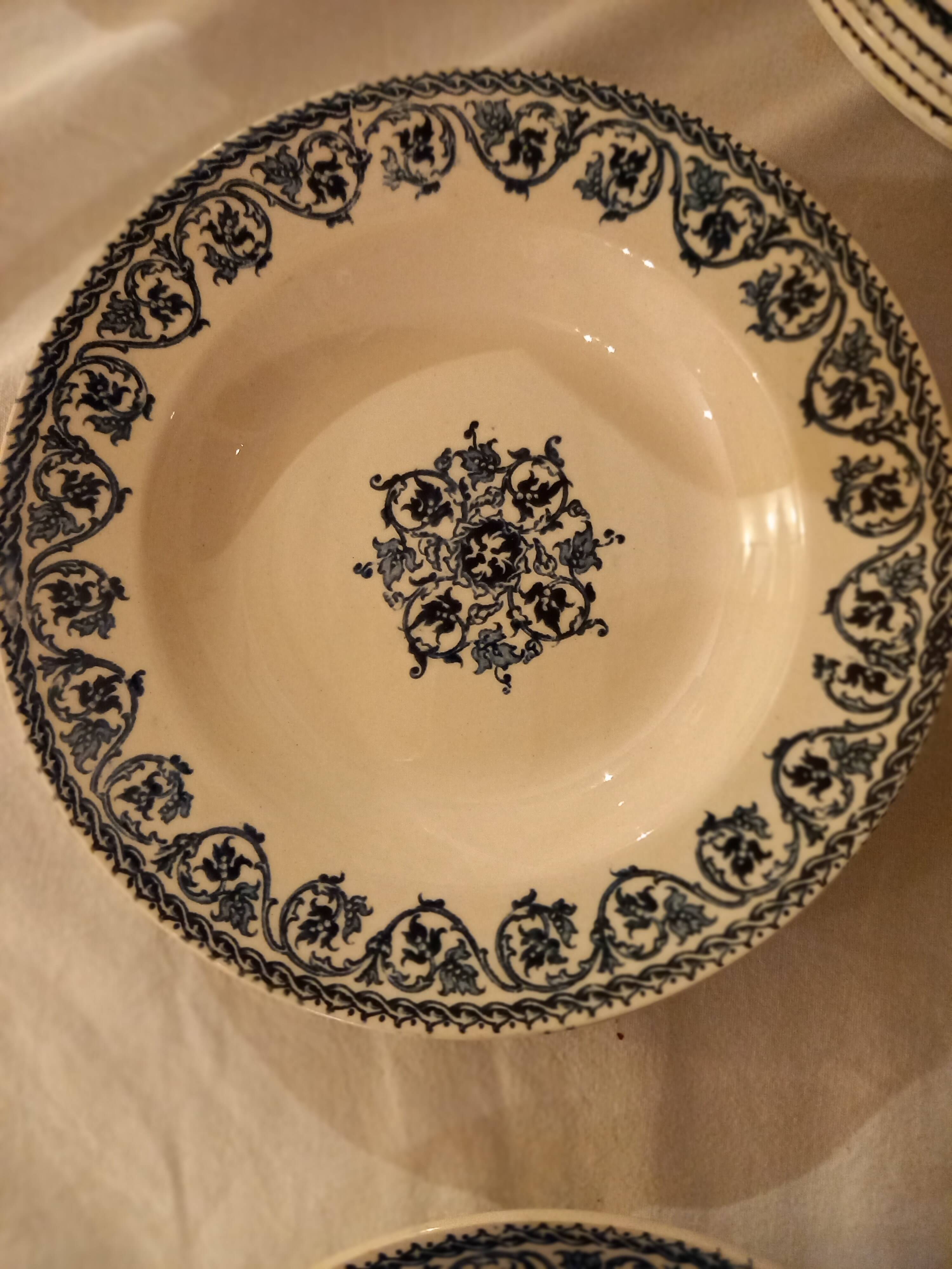 12 Terre de fer hollow plates, Brienne model, HB&Cie