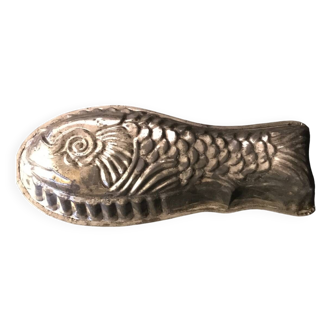 Old fish cake mold