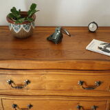 Country chest of drawers in vintage solid oak