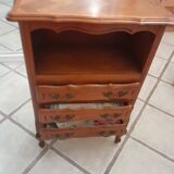 Chest of drawers with its upper niche and 3 drawers