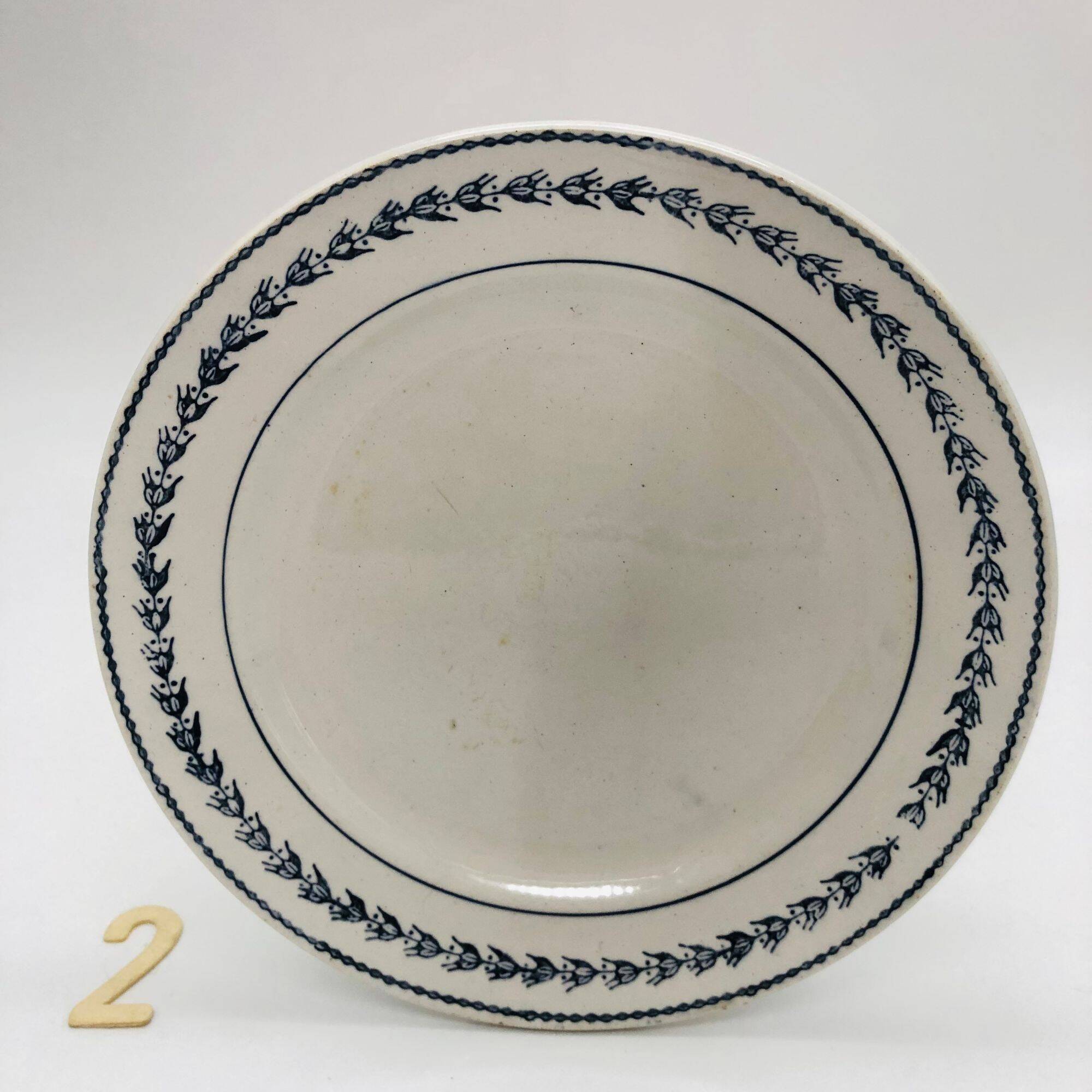 6 dessert plates, "St Amand and Hamage"