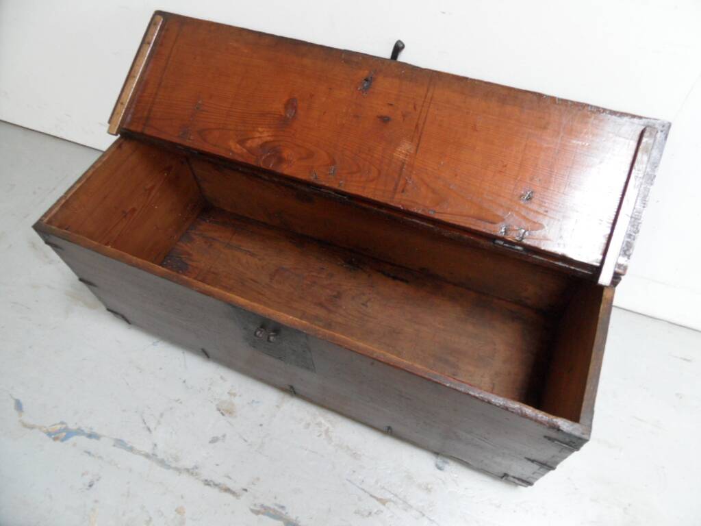 Coffre de voyage ancien