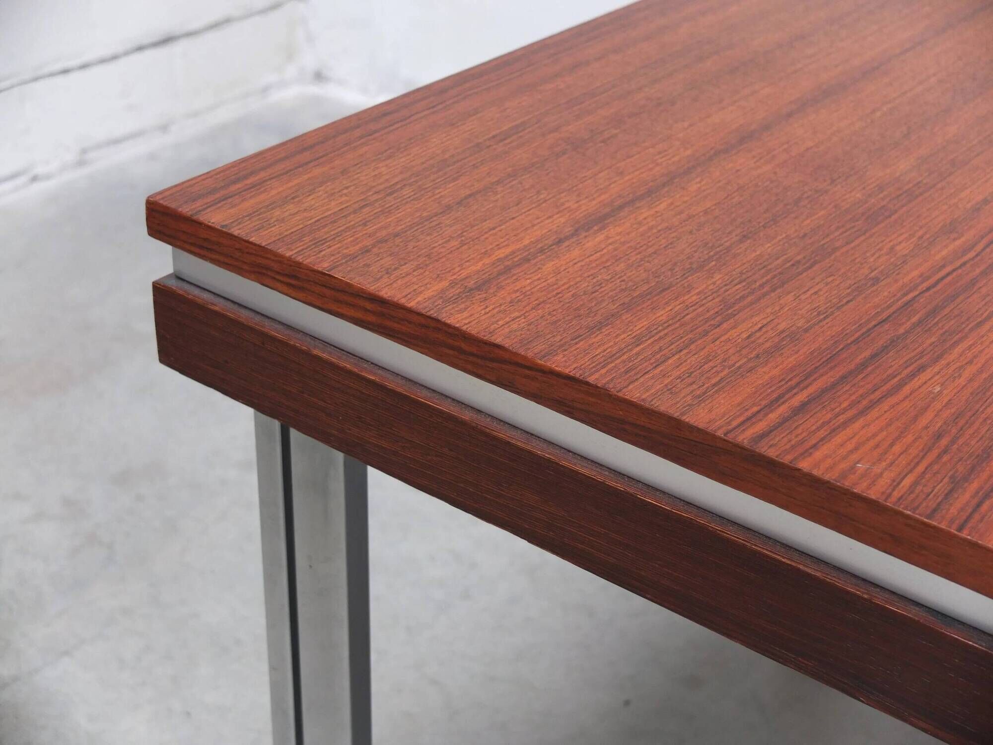 Table à manger extensible par Roger De Winter pour E.M.Y., années 1960.