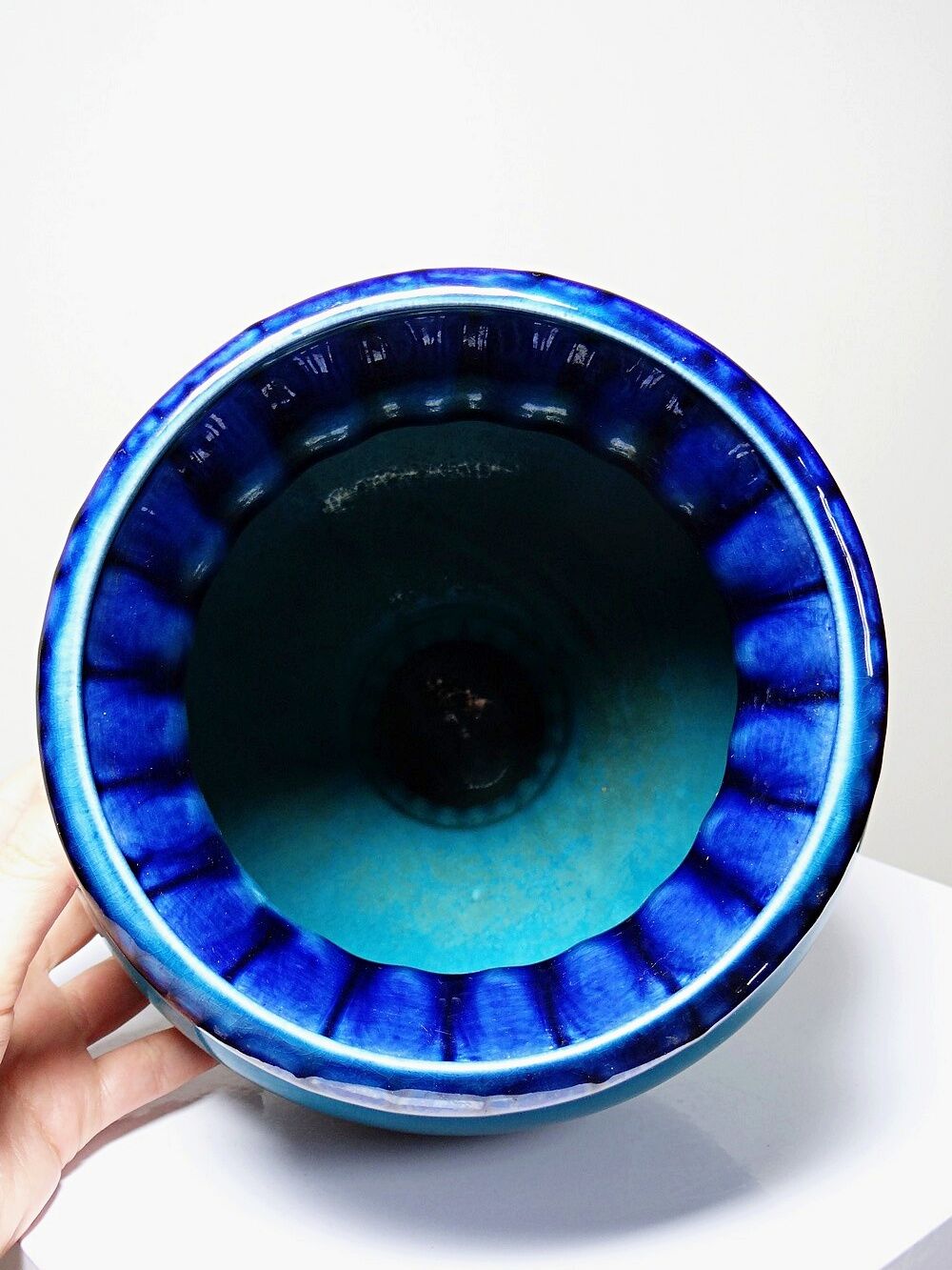 Turquoise & cobalt blue glazed earthenware vase/cache-pot by D. Dinis, 1960s-80s.
