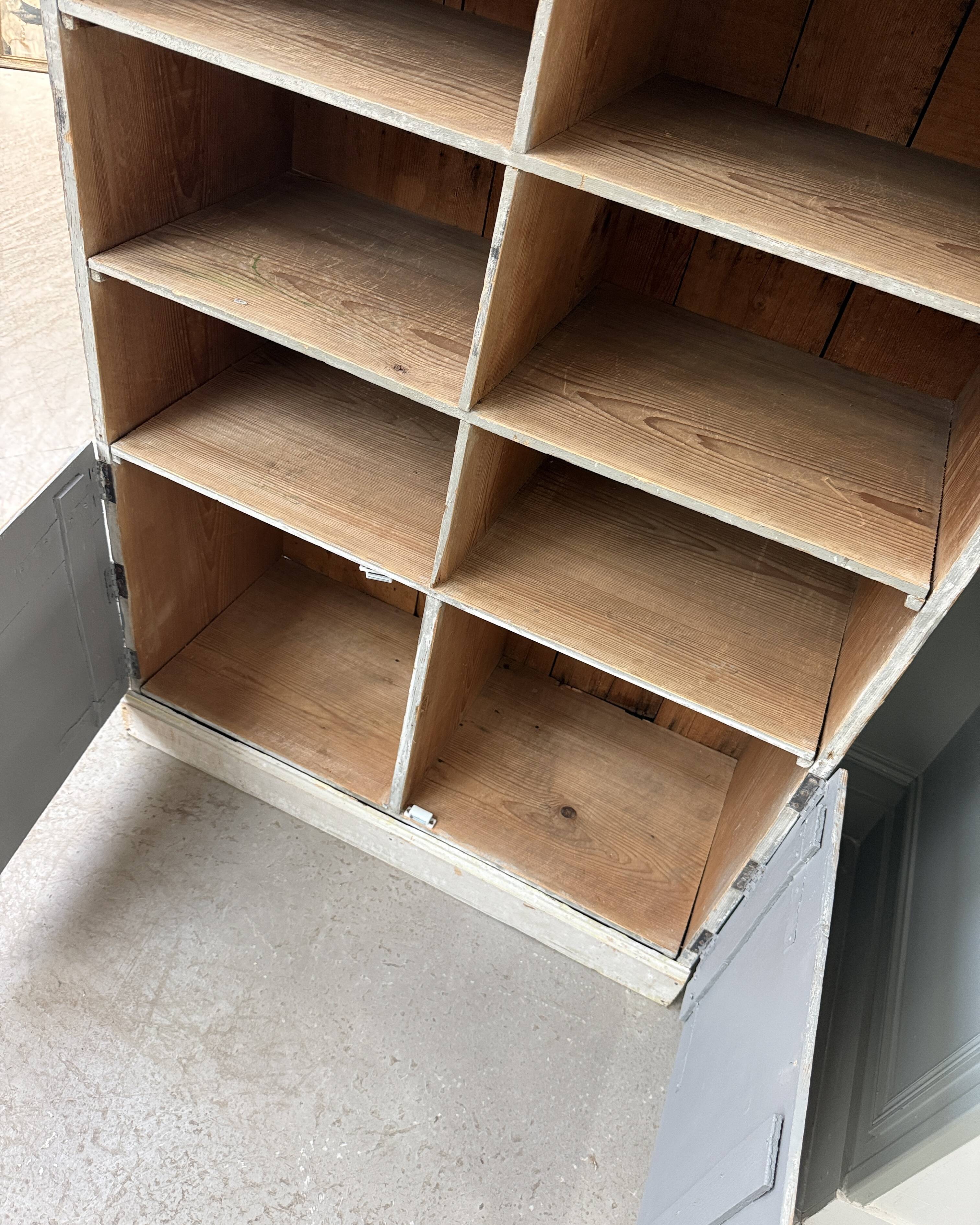 Patinated workshop furniture with compartments (renovated)