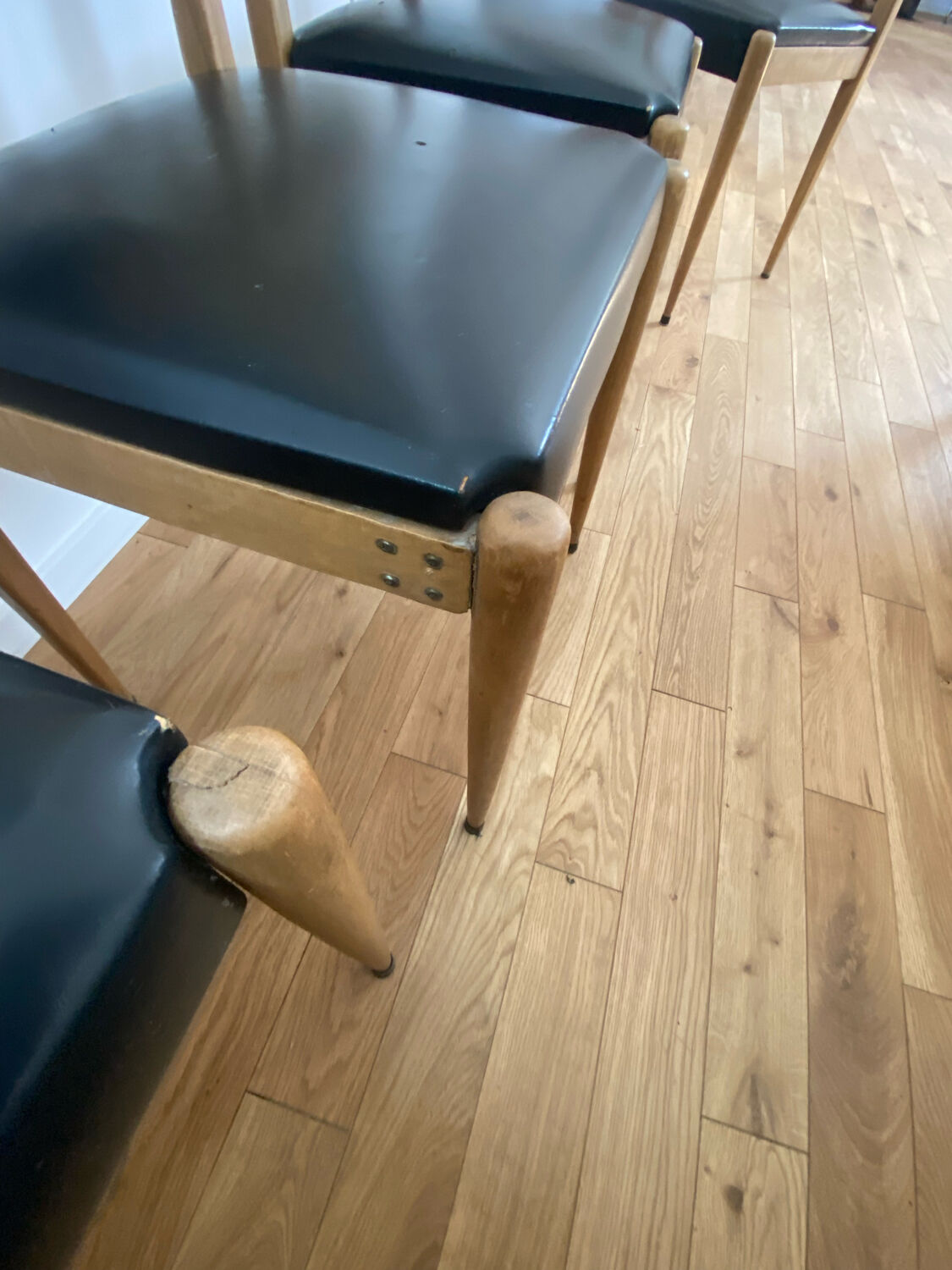 Set of 4 Scandinavian chairs