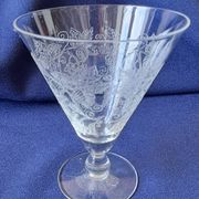 6 small stemmed glasses in the shape of a chalice, engraved decoration. Art Deco period.