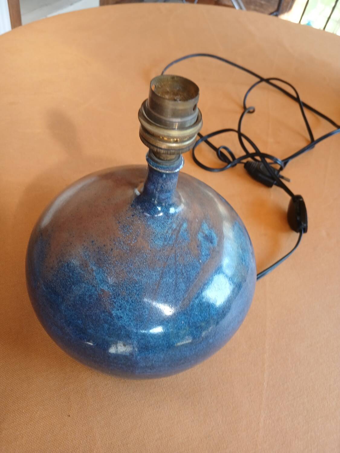 Puisay-style lamp base to be identified