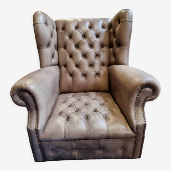 Chesterfield armchair in leather