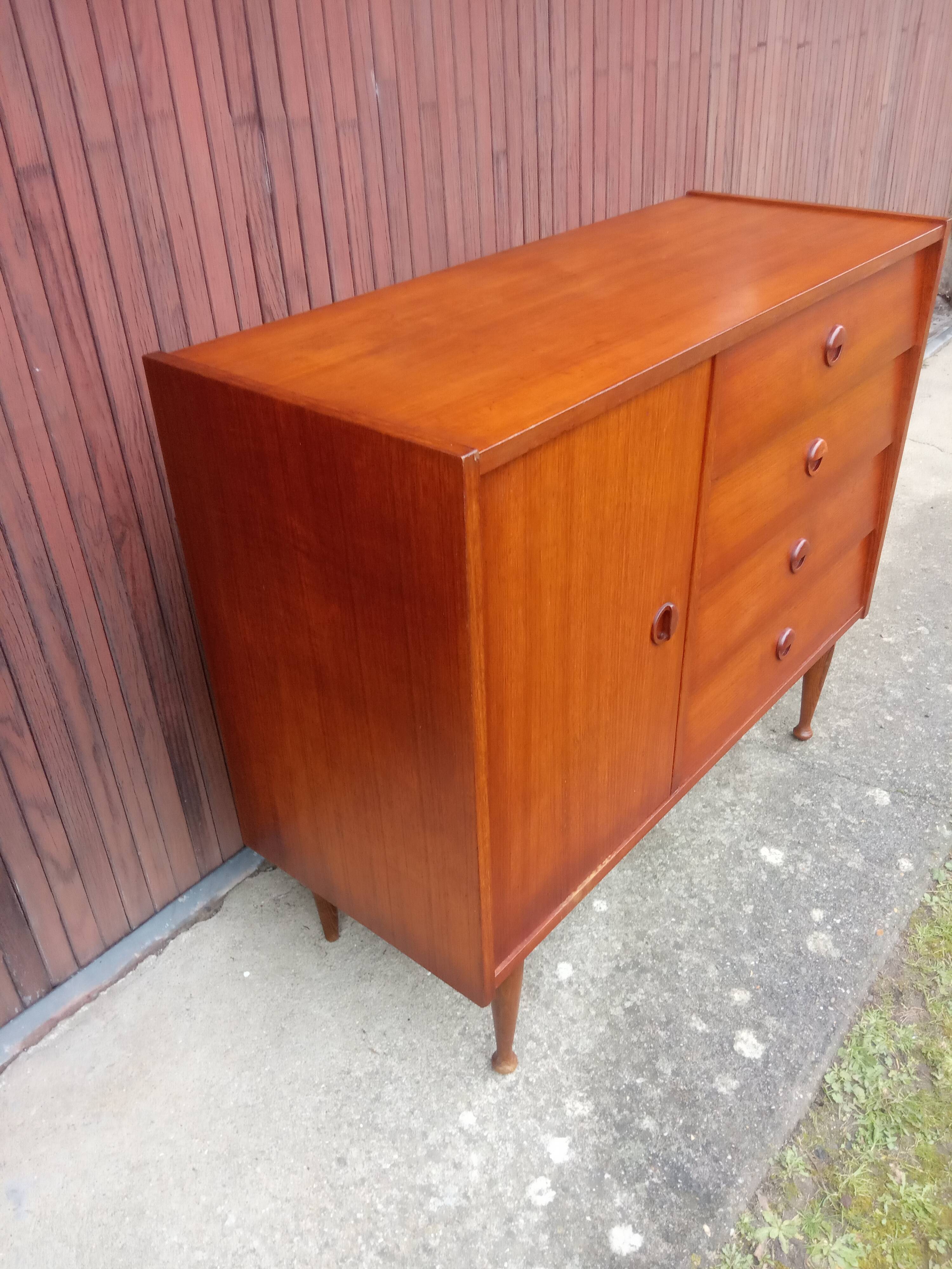 Teak chest of drawers 60s