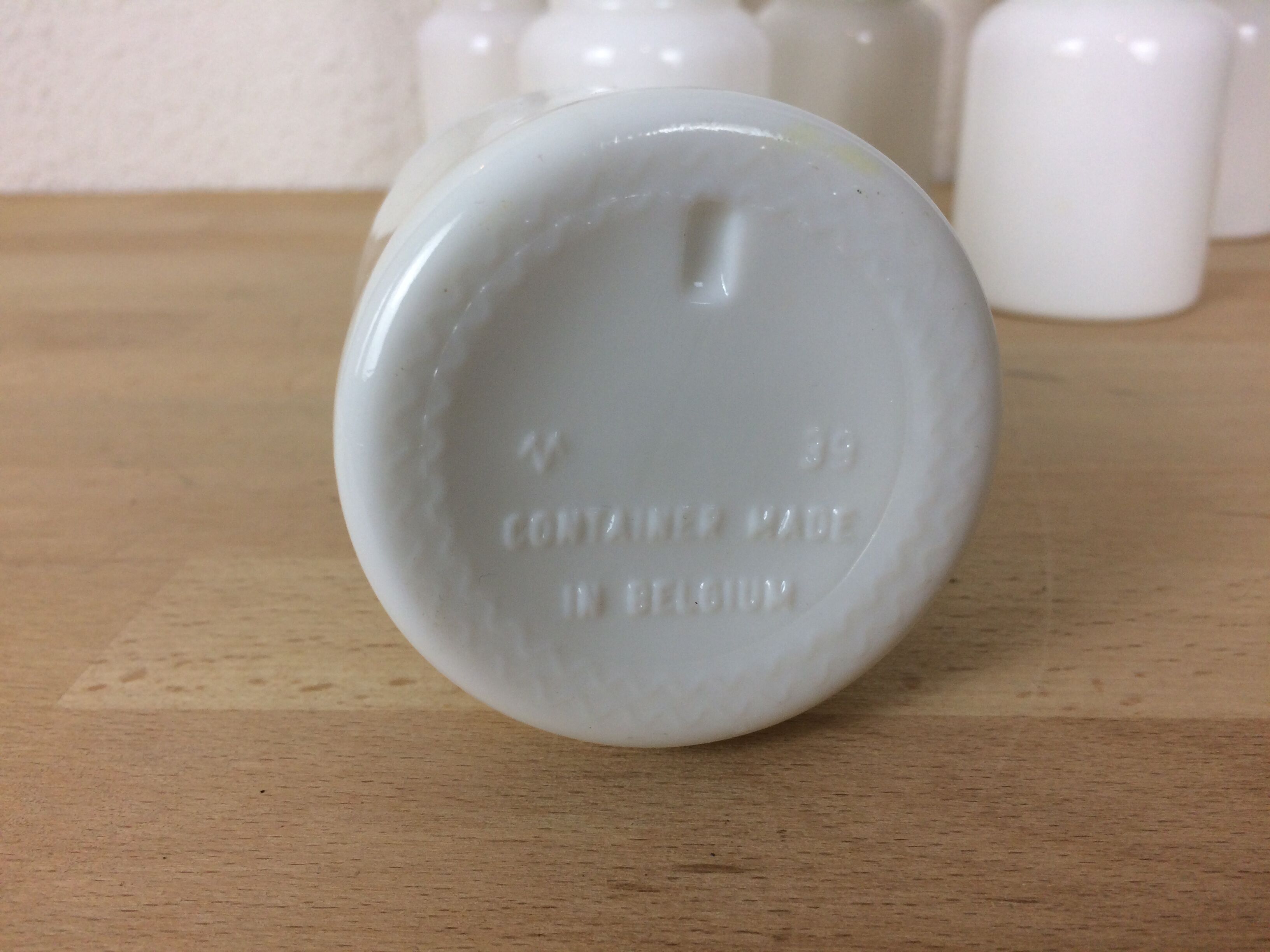 Set de 6 pots à épice en opaline verre blanc