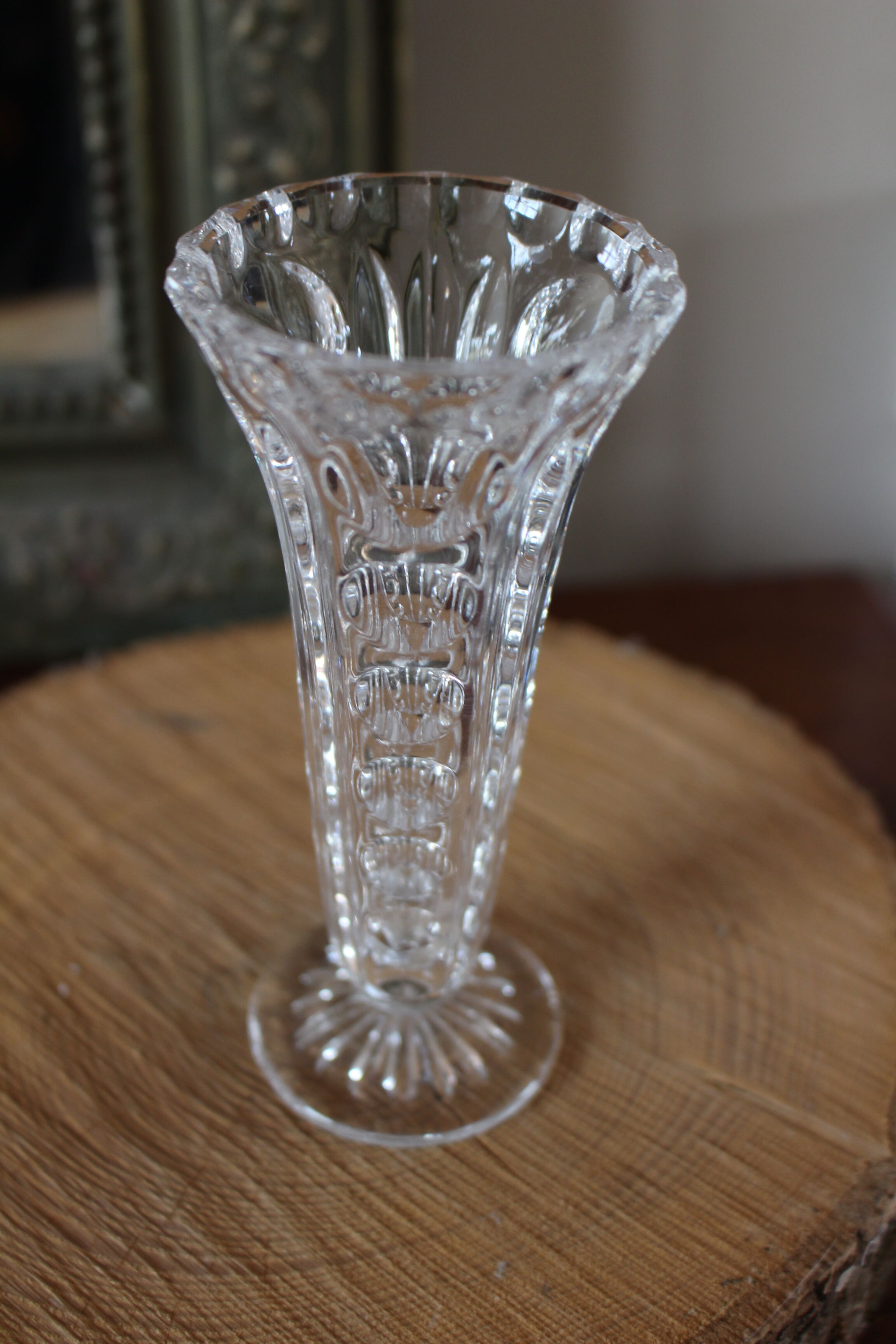 Vase verre ciselé transparent soliflore sur pied