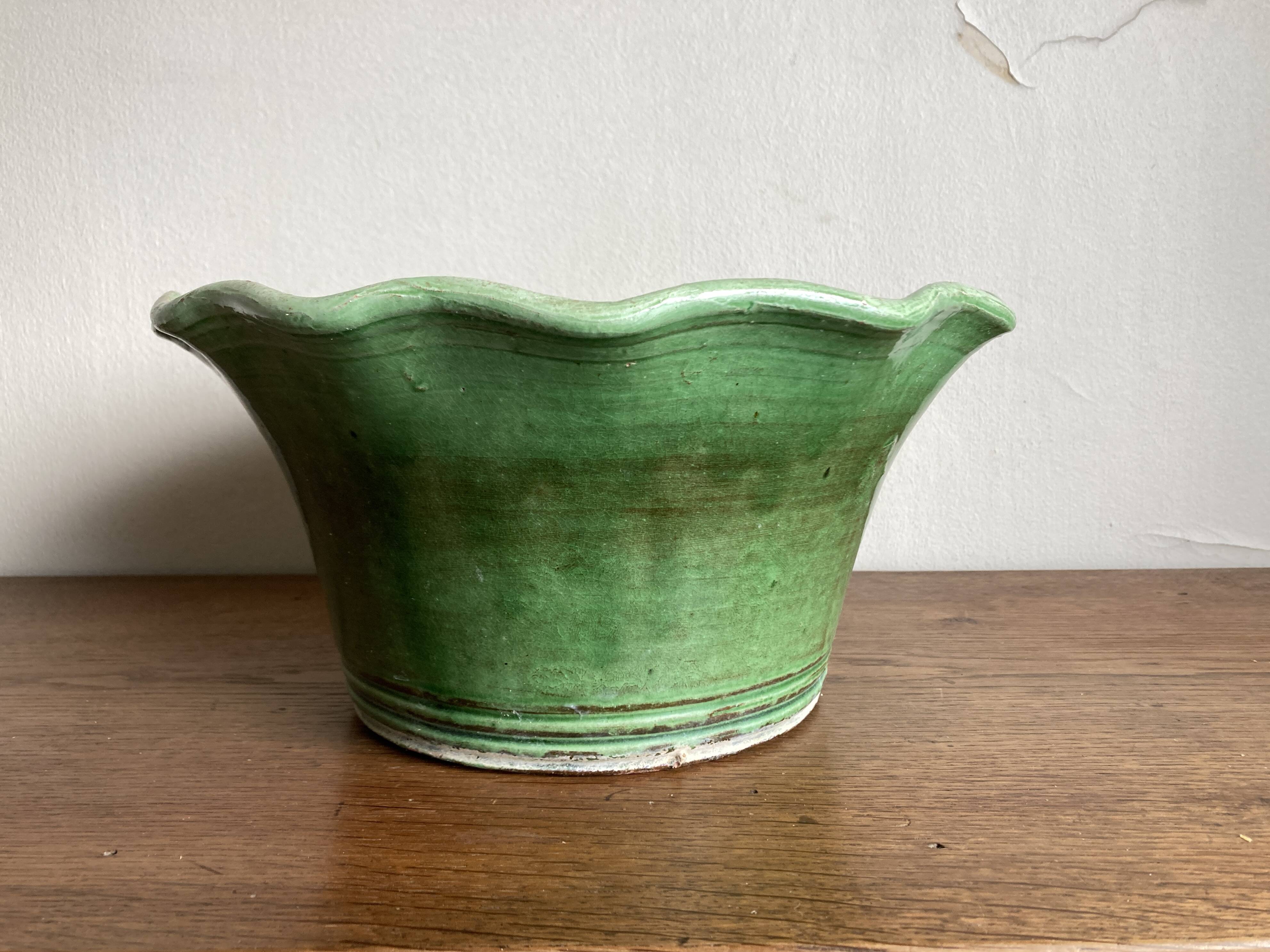 Wavy jardinière XL pot cover in glazed terracotta Provence