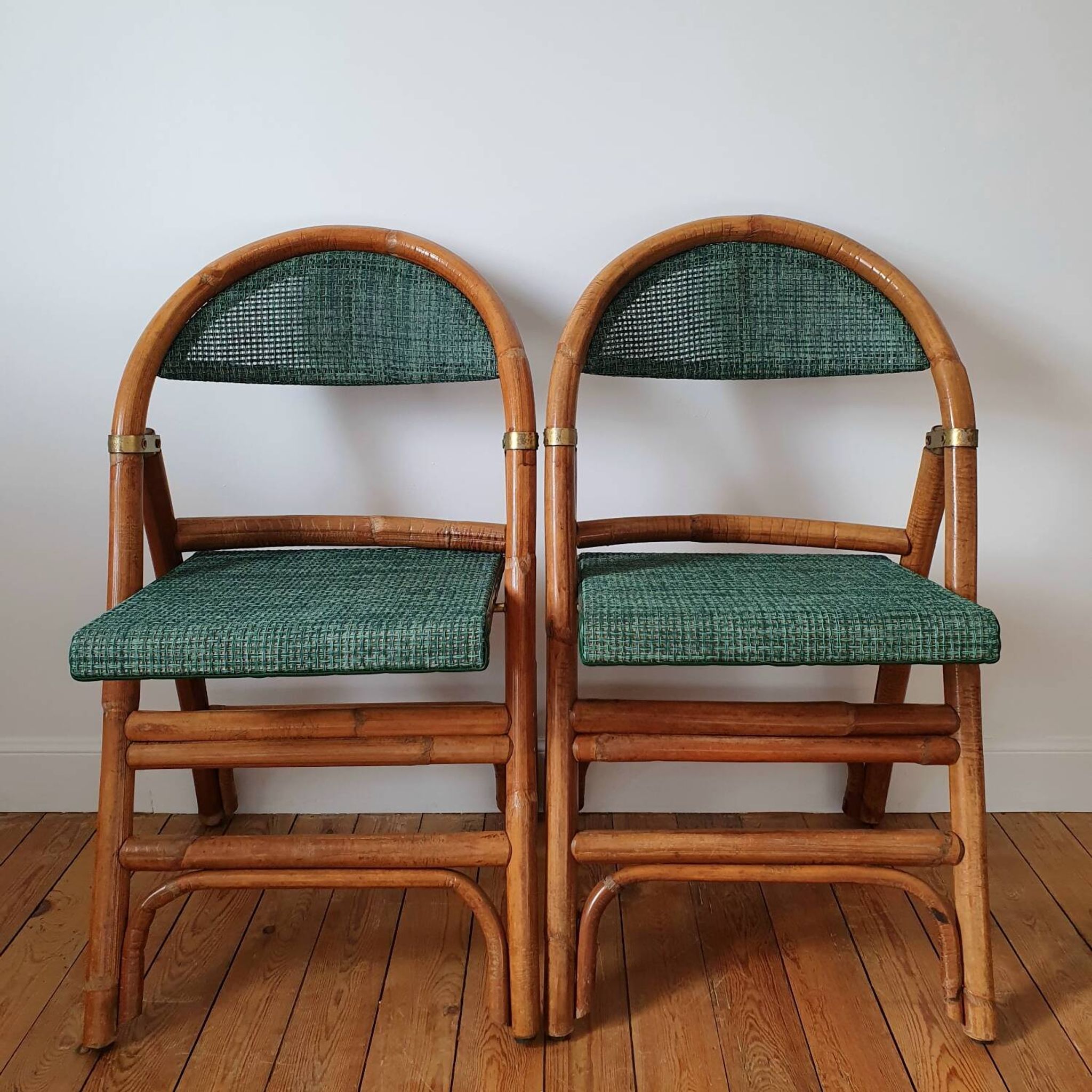 Paire de chaises de bistrot pliantes en rotin