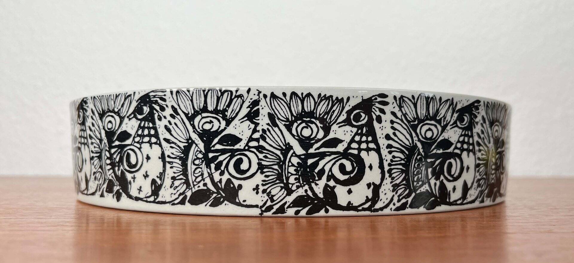 Modern Danish Flora bowl from the mid-century by Bjørn Wiinblad for Nymölle, Denmark, 1960s.