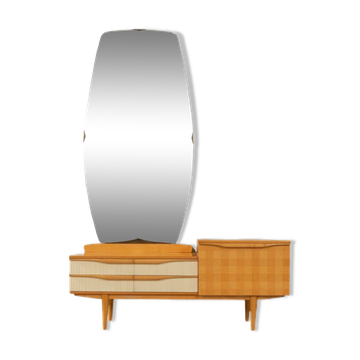 Charming Dressing Table