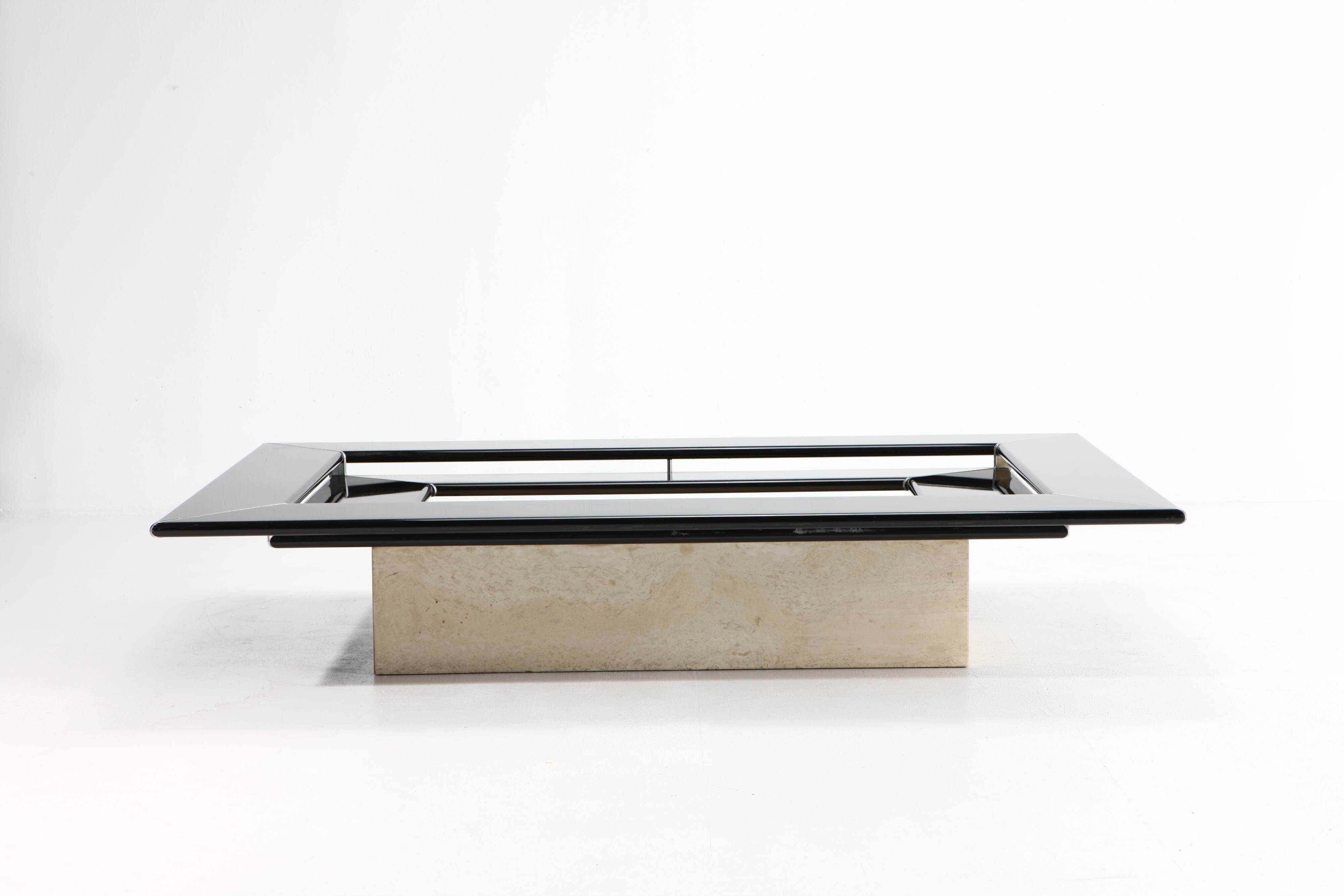 Re Quadro Coffee Table in Travertine and Lacquered Wood by Paolo Piva