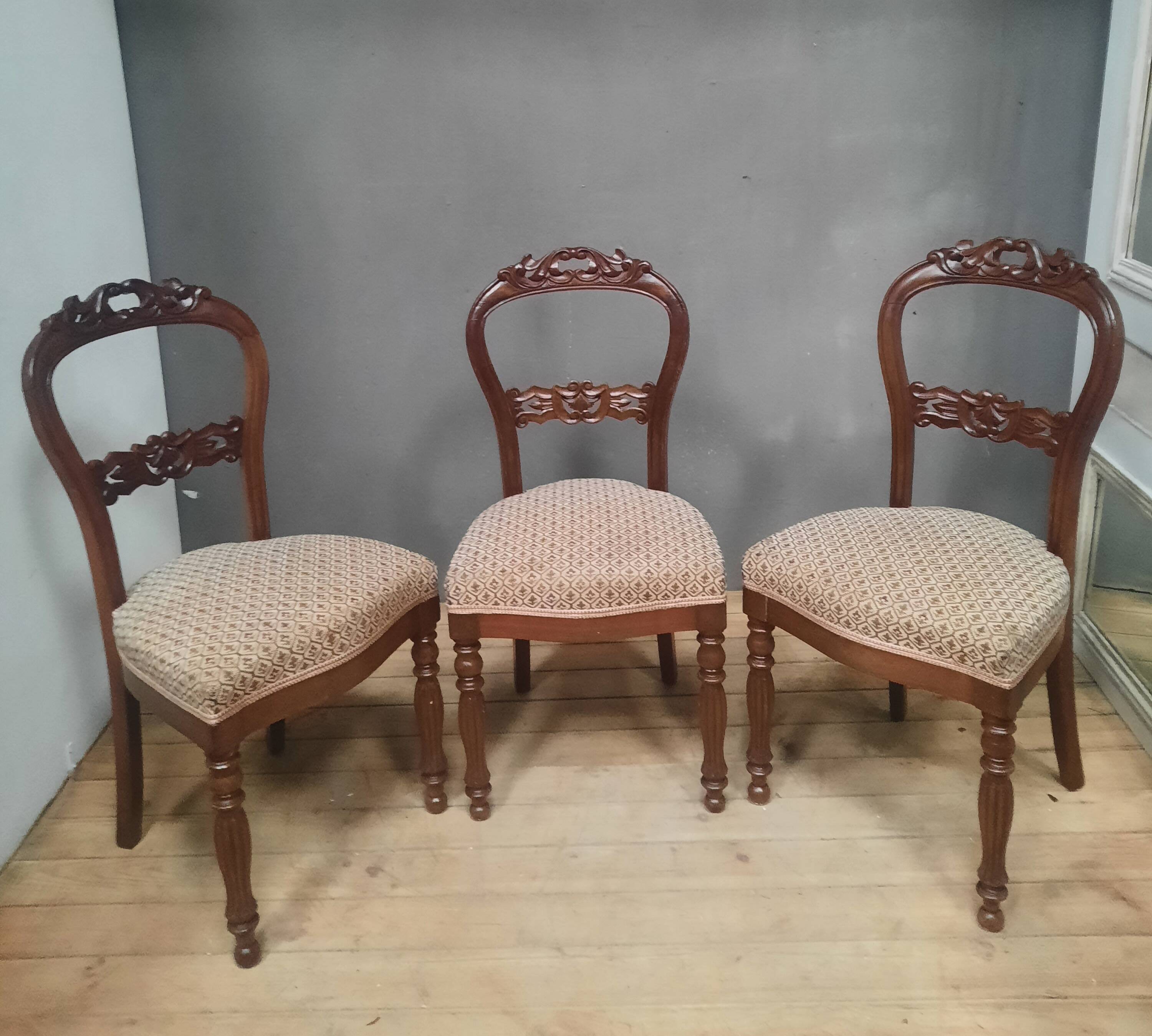3 chaises Napoléon III  en acajou