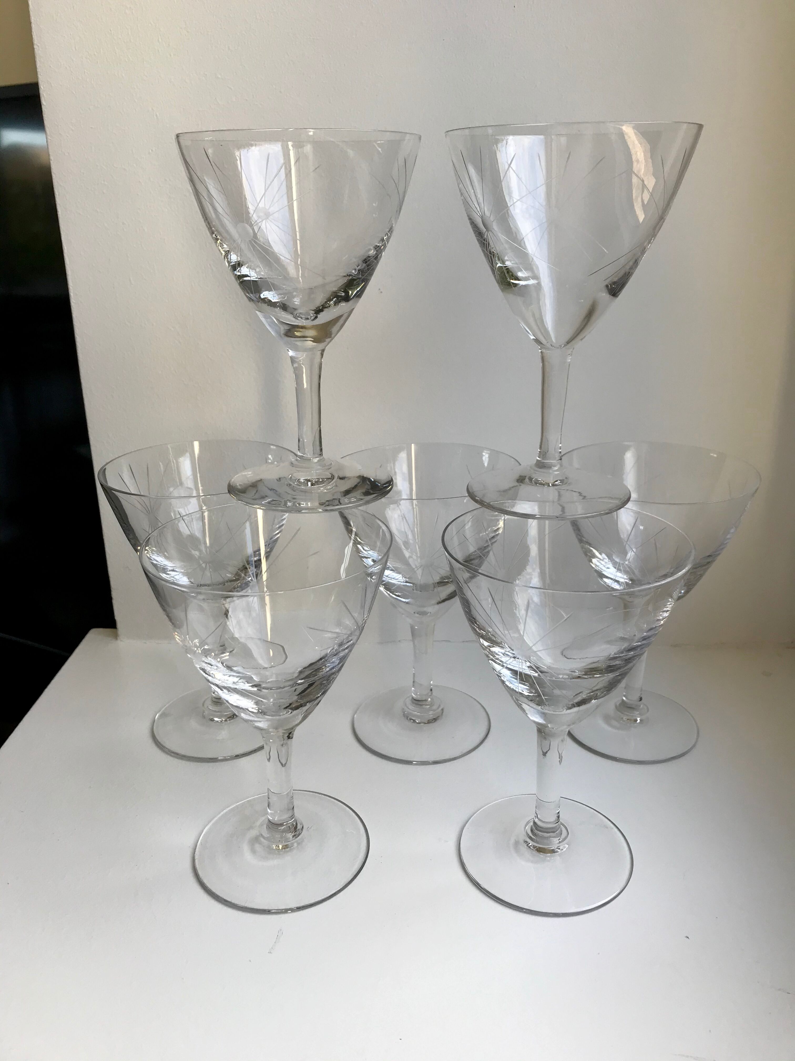 Set of 7 engraved wine glasses star model 50s