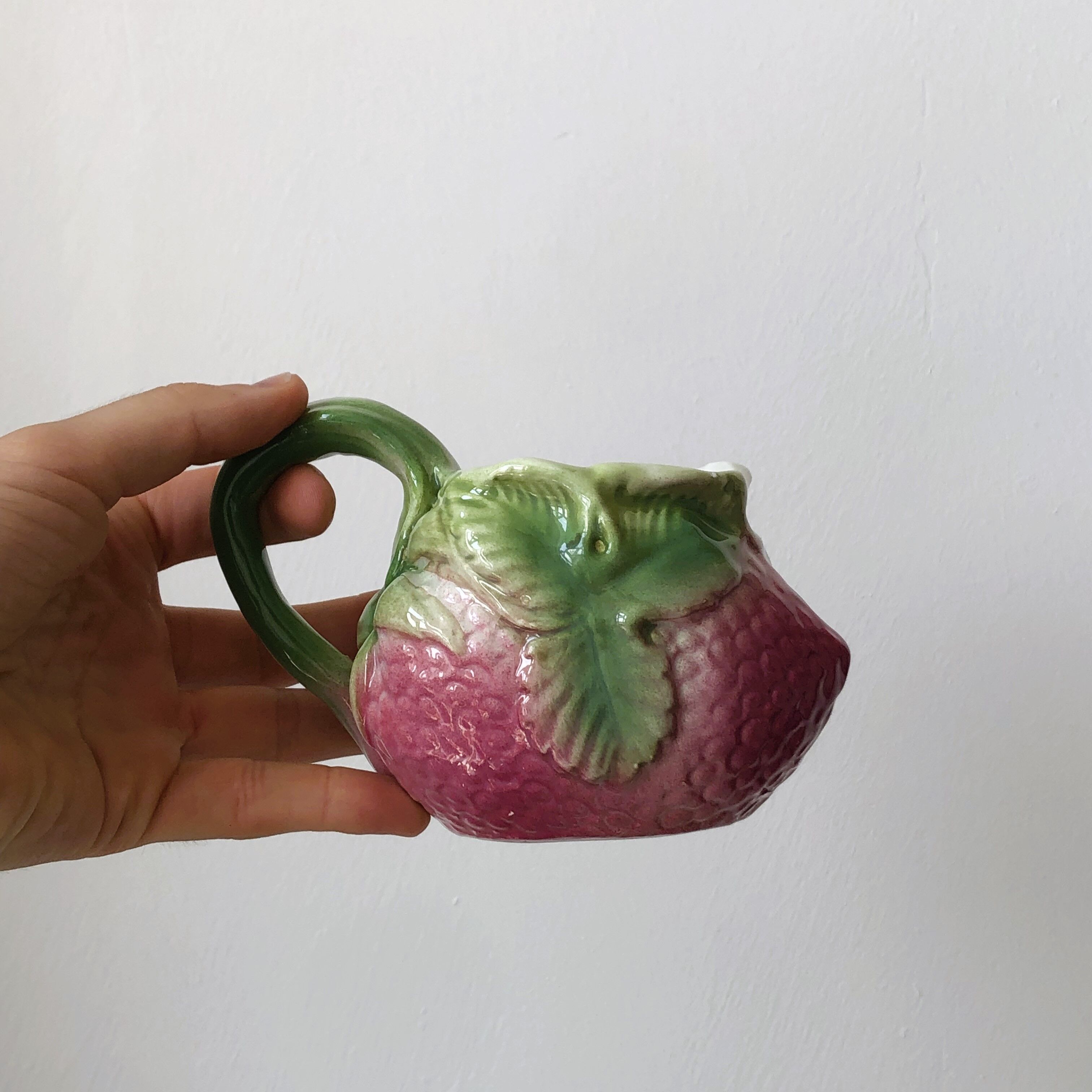 Pot à lait en barbotine