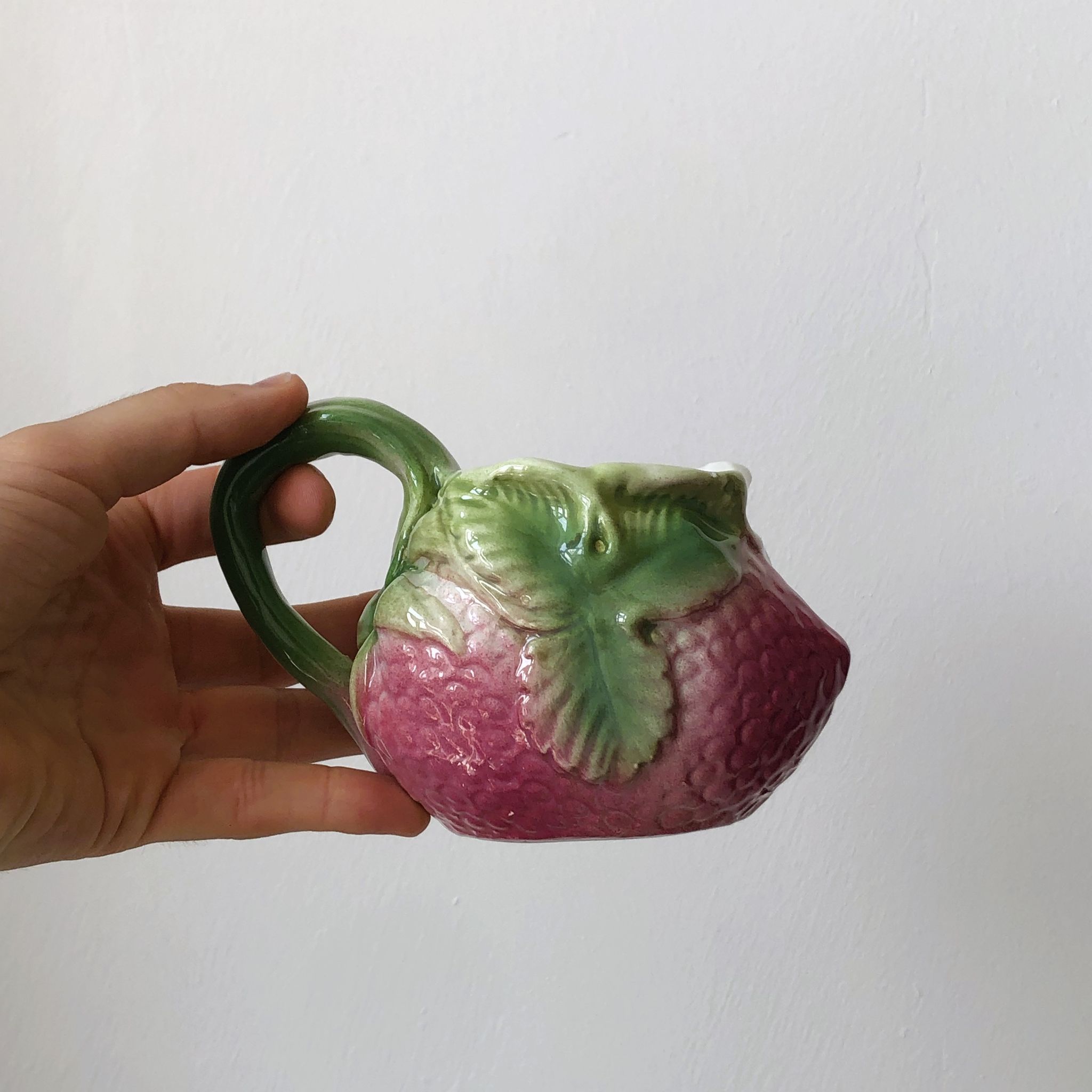 Slip milk jug