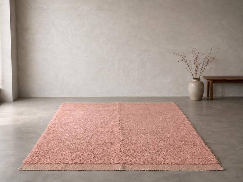Handmade Berber rug with pink patterns, size 1.5/2.5 m.