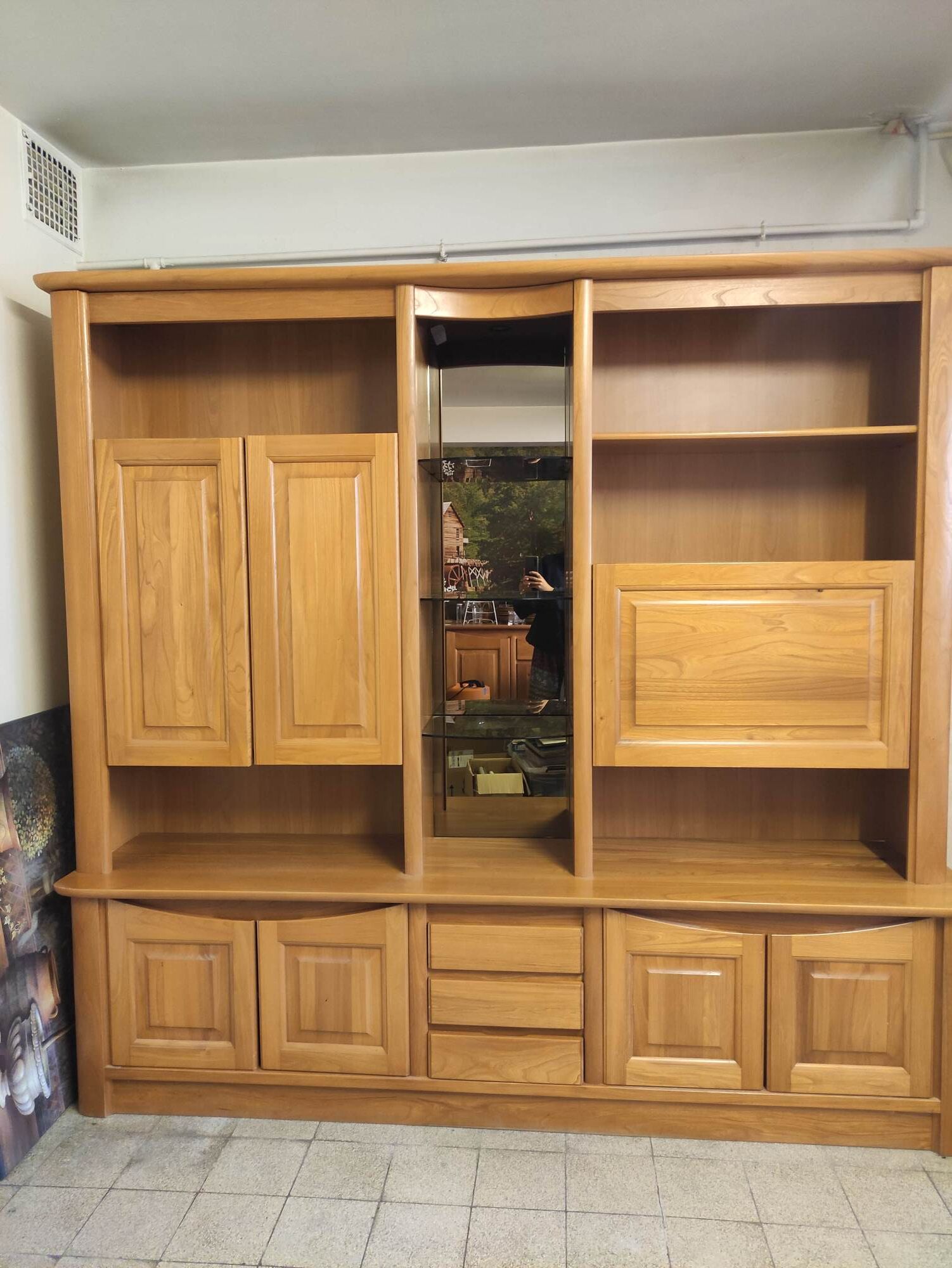 Bahut high in solid alder with bar
