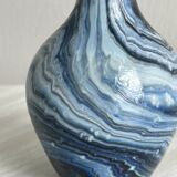 Vase soliflore en verre bleu marbré