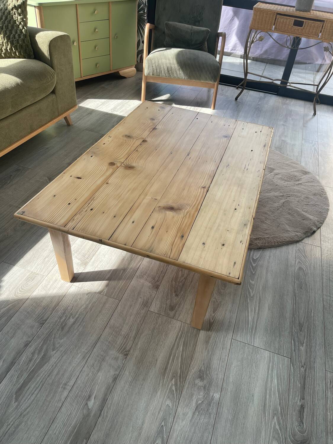 Table basse en hévéa massif Vintage de qualité. Meuble pour le salon. Lotuséa