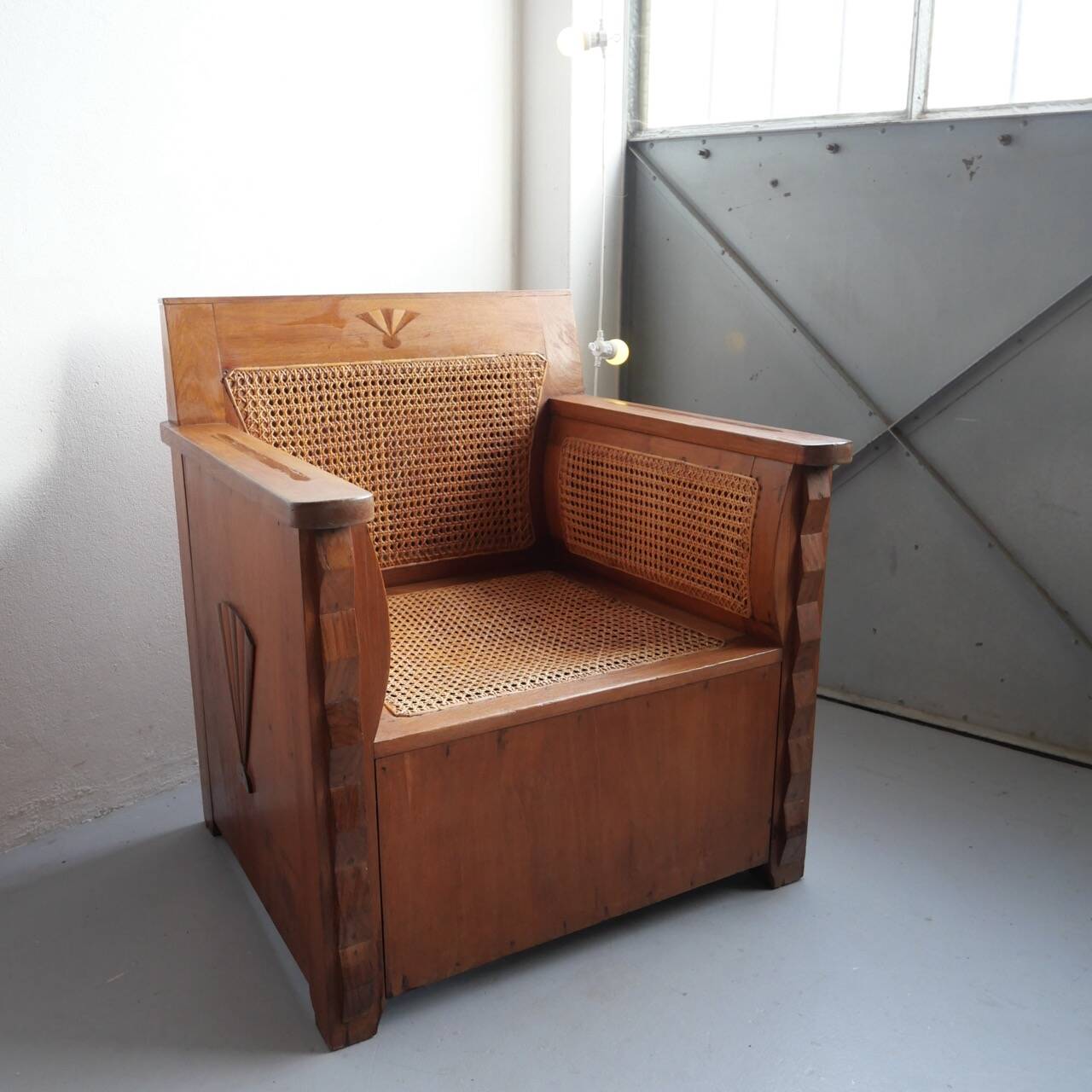 Paire de fauteuils bois et cannage