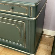 Paire de chevets art-déco en bois peint