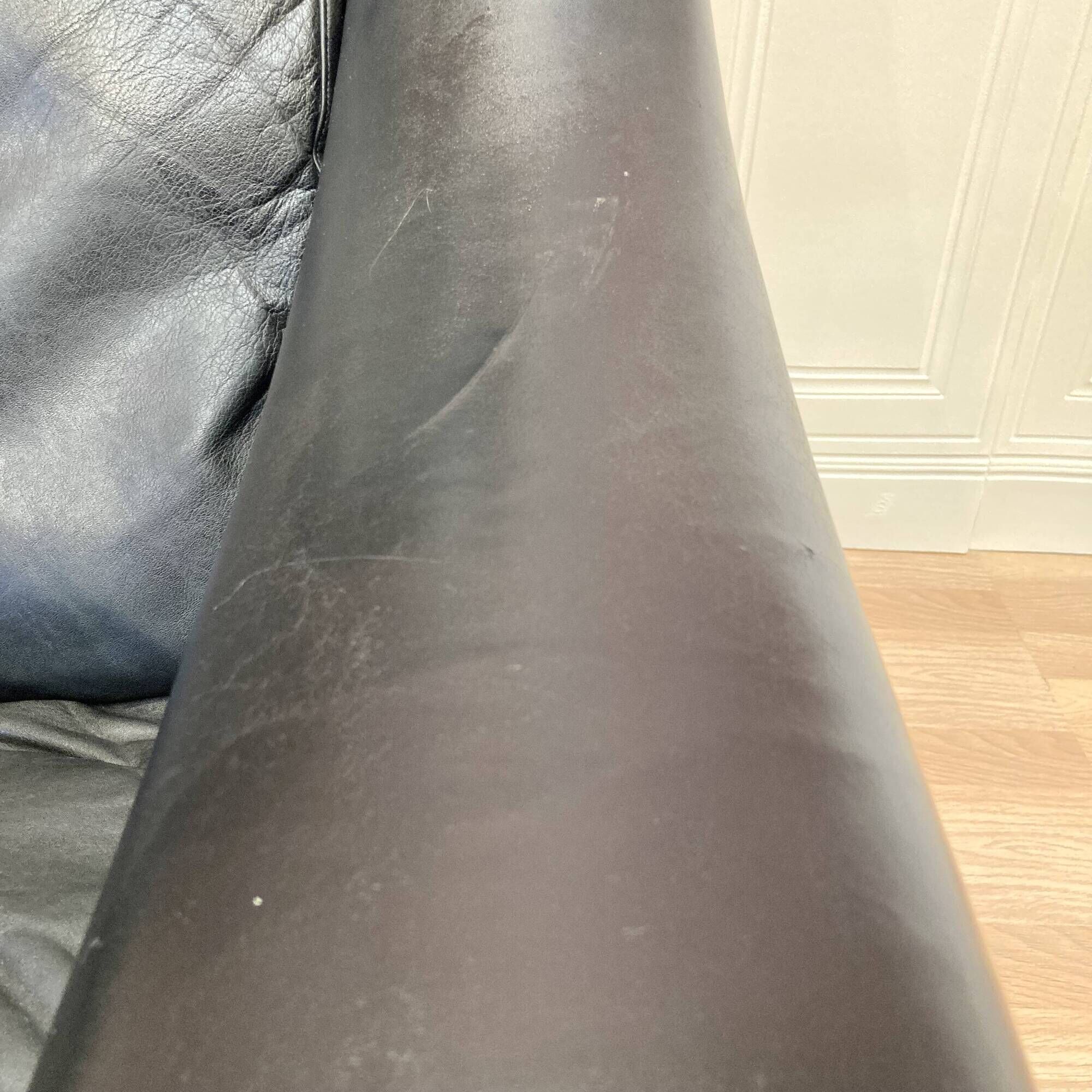 Large scandinavian armchair aage christiansen black leather and its ottoman 1950.
