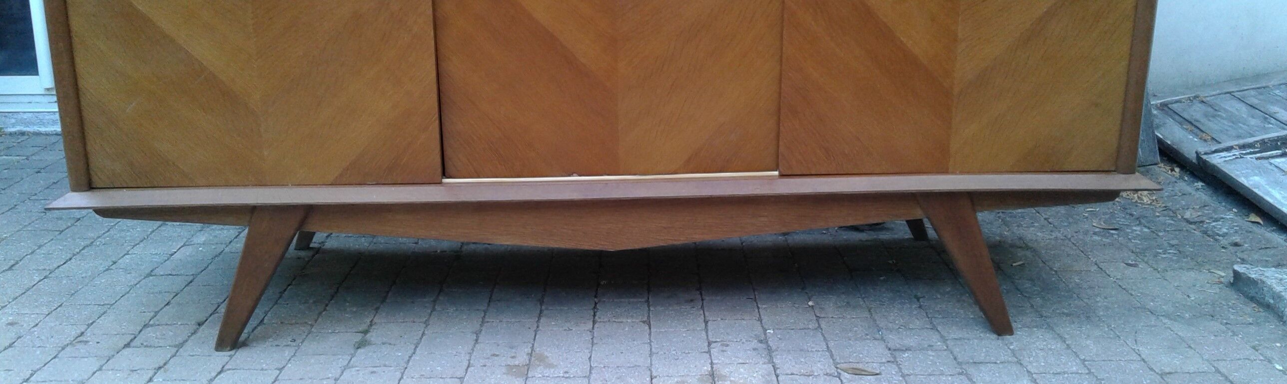 Wardrobe 3 doors sliding vintage feet compass