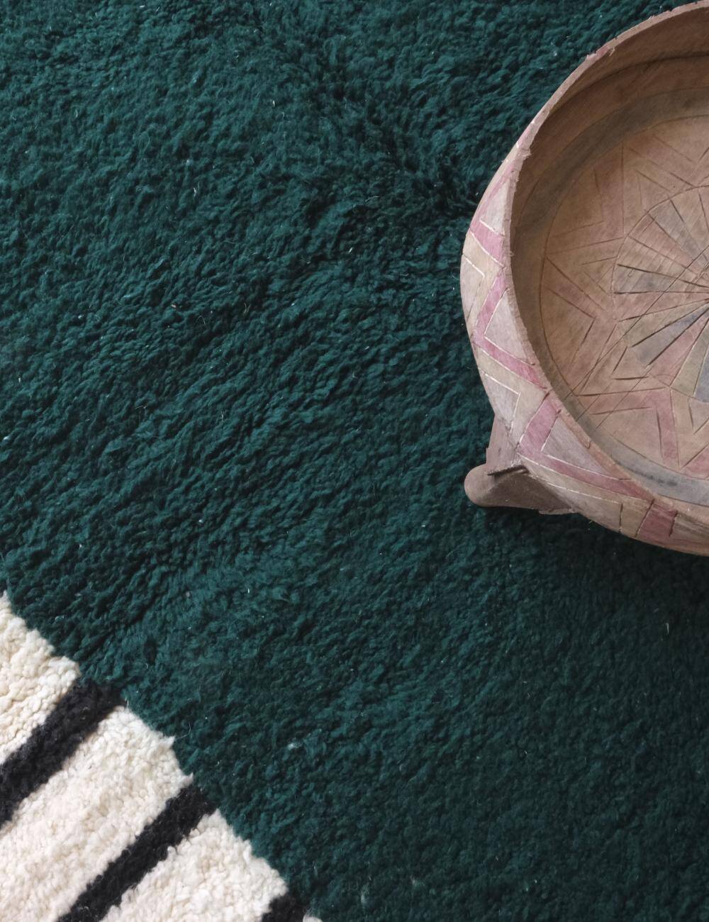 Contemporary Green Rug - 276 x 184 cm