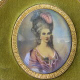 Portrait miniature medallion