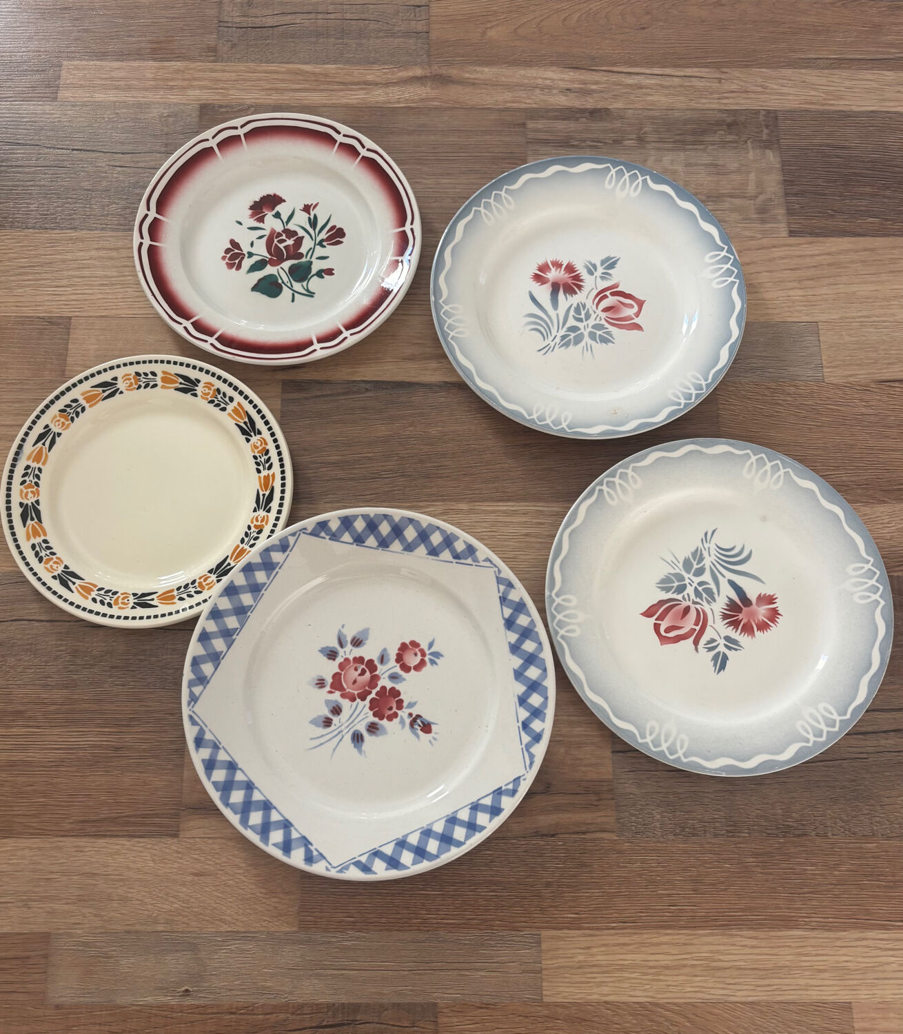 Vintage set of 5 Badonviller Luneville plates and others