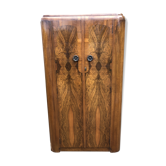 Ancient English wardrobe