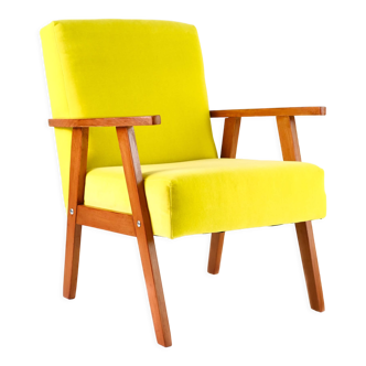 Fauteuil vintage jaune poussin, velours casal, bois massif, années 60 / 70