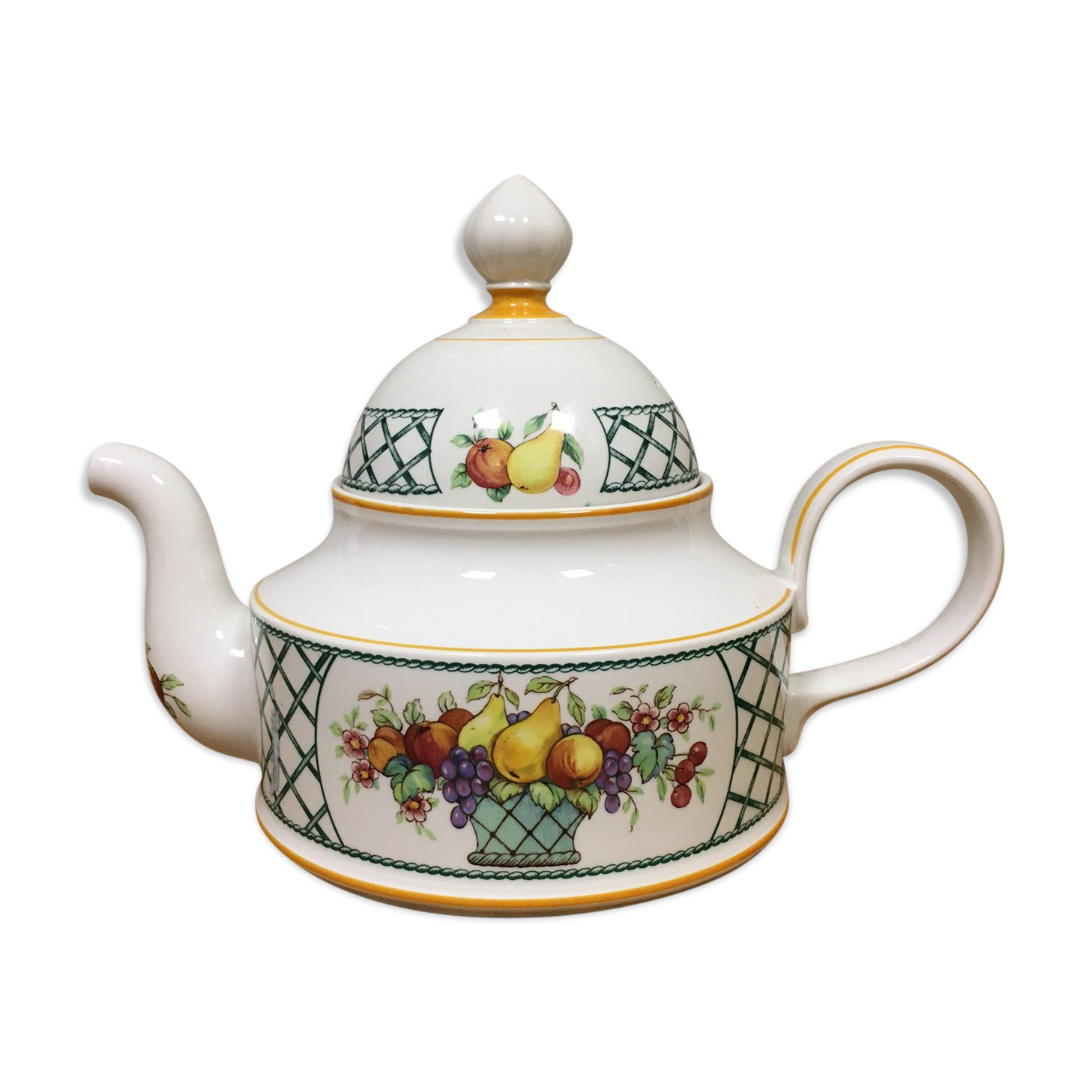 Villeroy teapot and Boch basket model