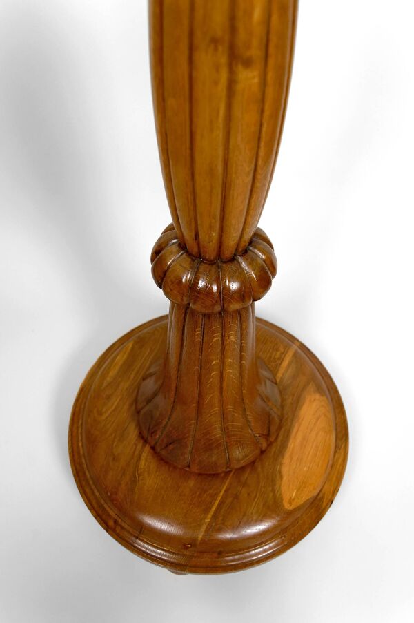 Important lampadaire Art Deco en chêne sculpté, France, vers 1920
